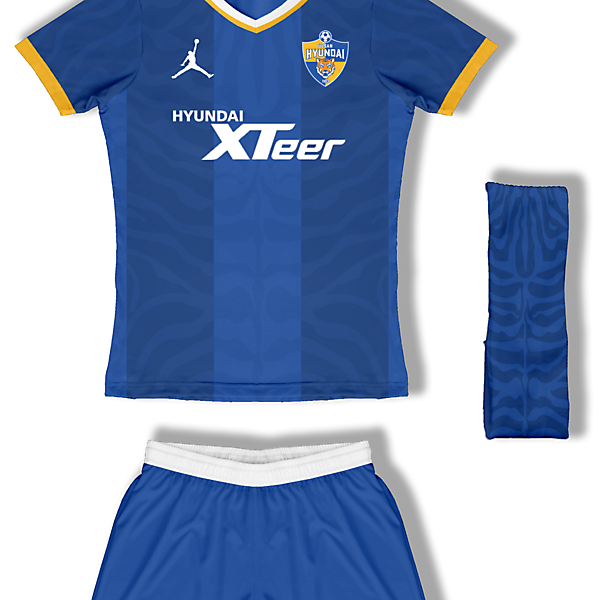 Ulsan Hyundai FC - Home Kit